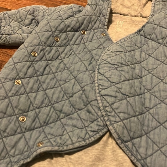 GAP Baby Quilted Chambray Bear One-Piece Denim Bodysuit, 6-12 Months Unisex - Picture 3 of 9